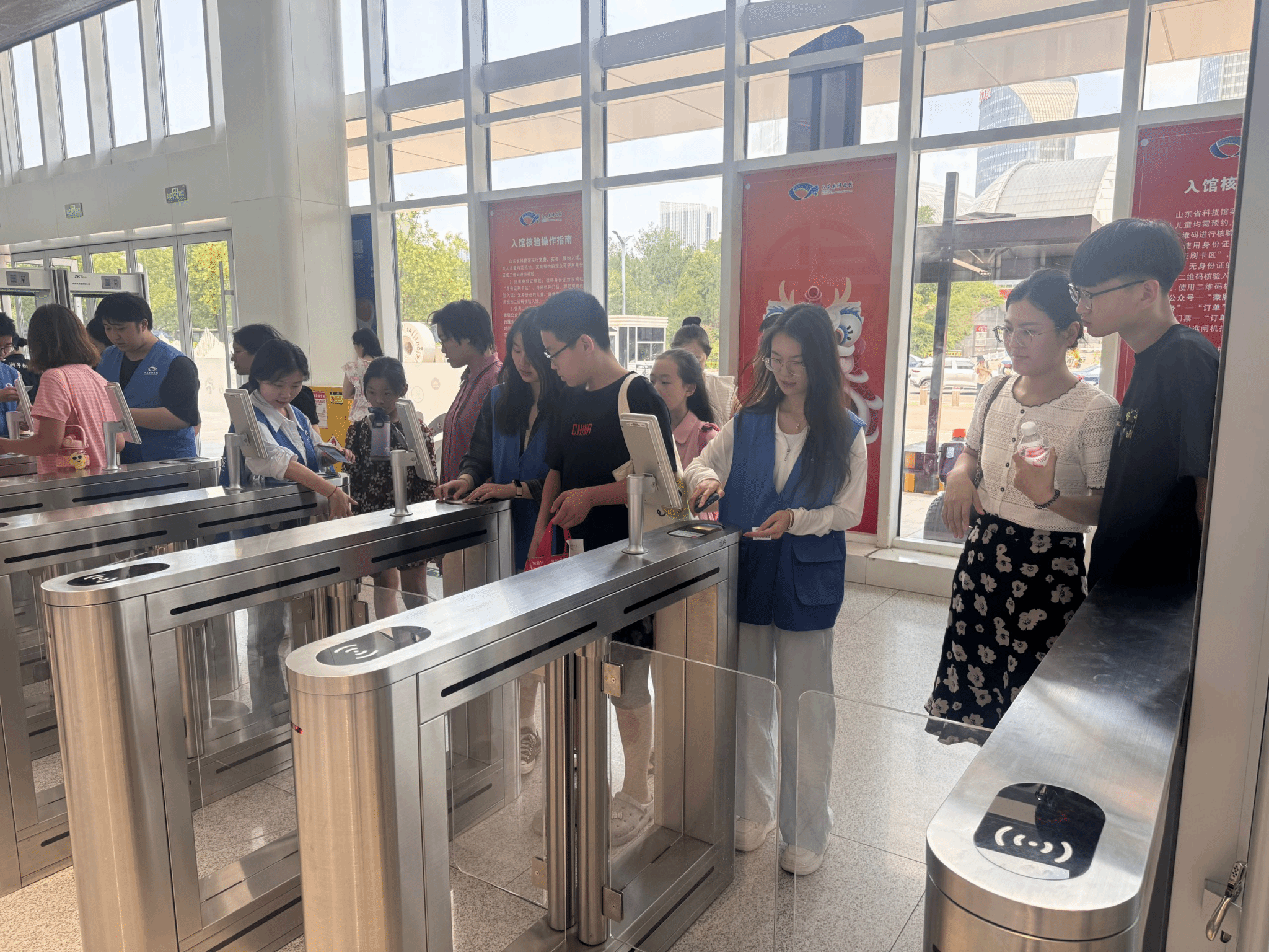暑假“三下乡”社会实践|青春助科普，实践绽芳华——ylzzcom永利总站线路检测“青春向基层，志愿筑微光”实践队