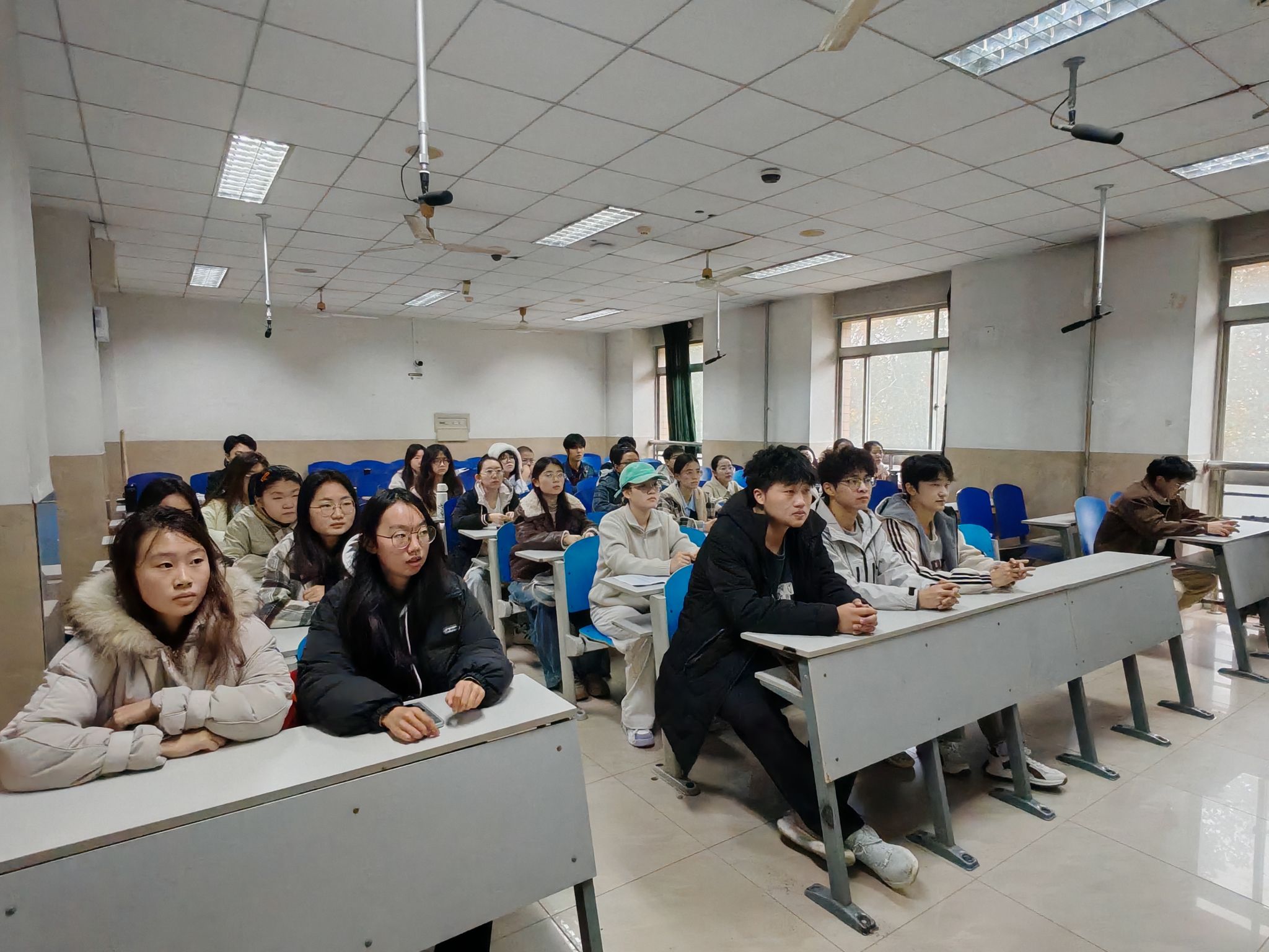 ylzzcom永利总站线路检测院组织入党积极分子观看《青年马克思》影片